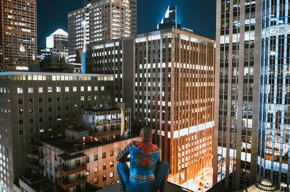 spiderman overlooking the city